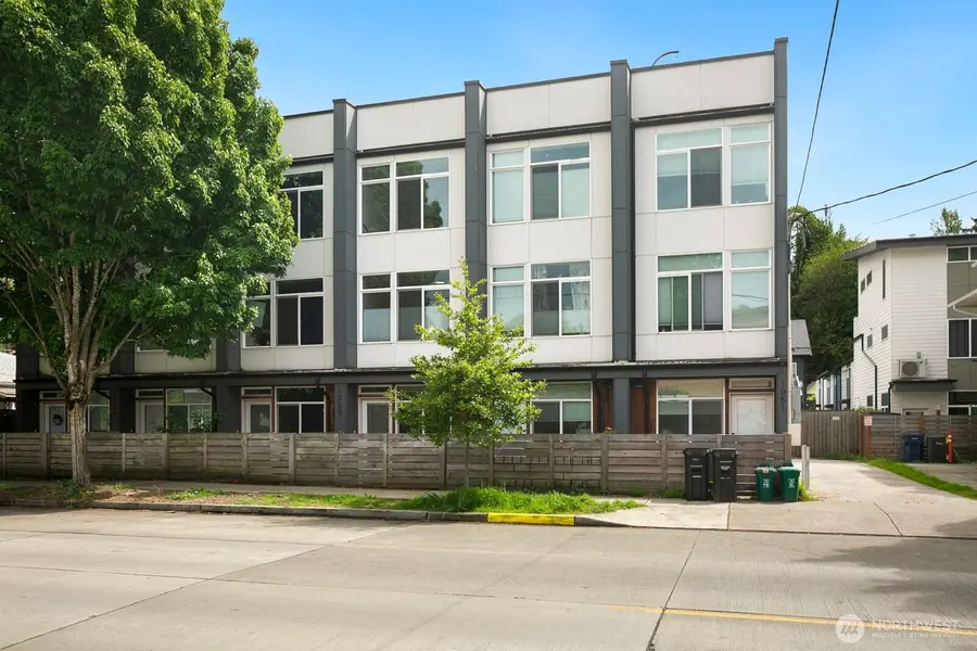 1055 S Cloverdale Street, Seattle, WA 98108 - Image #2