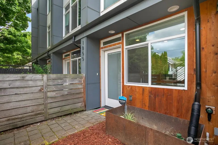 1055 S Cloverdale Street, Seattle, WA 98108 - Image #3