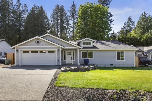 37110 Bay Street Ne, Hansville, WA 98340