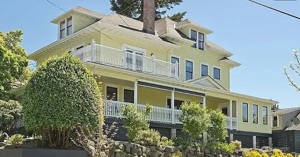 2753 S Washington Street, Seattle, WA 98144