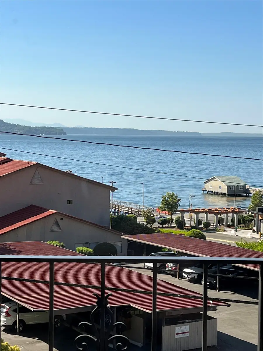 28313 Redondo Way S #102, Des Moines, WA 98198 - Image #3