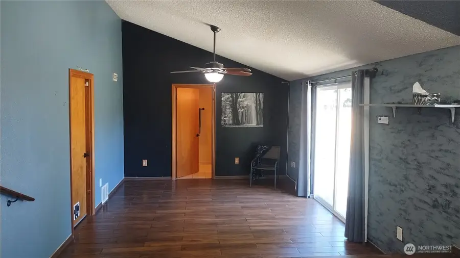 15103 Westmore Drive E, Puyallup, WA 98374 - Image #3