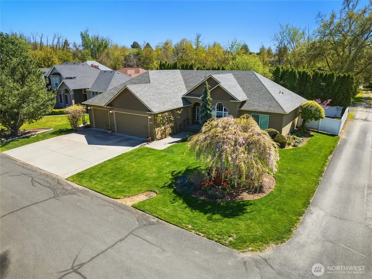 832 SE Vintage Way, College Place, WA 99324 - Image #1
