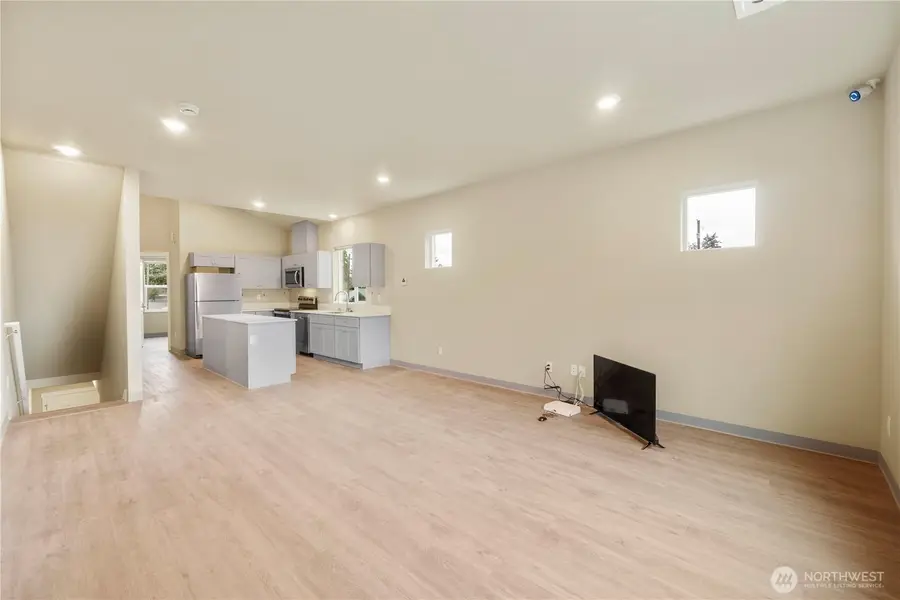 906 104th Street Ct S, Tacoma, WA 98444 - Image #2