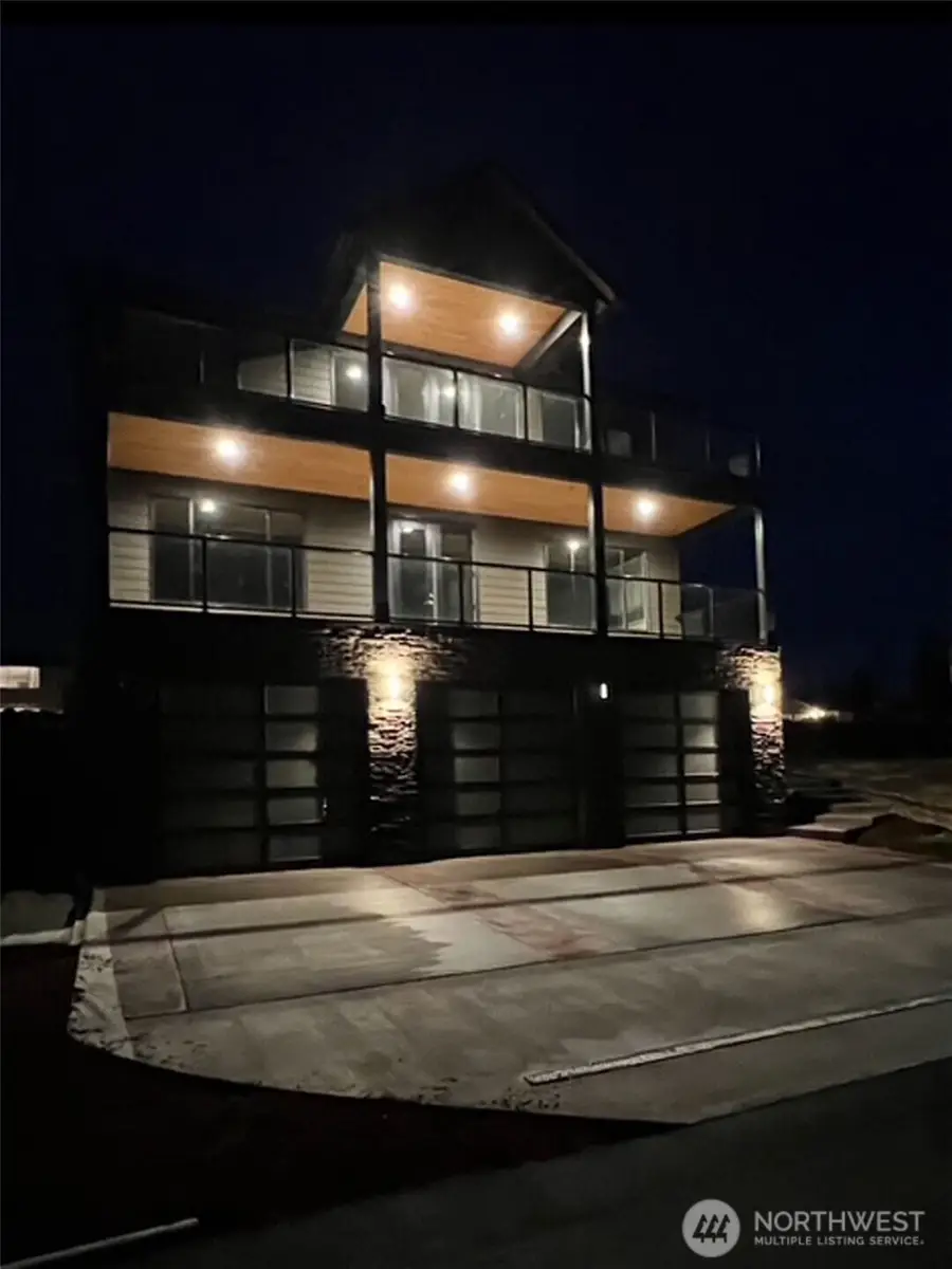 3706 W 3rd Street, Anacortes, WA 98221 - Image #2