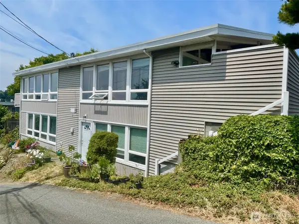 2513 13th Avenue W, Seattle, WA 98119