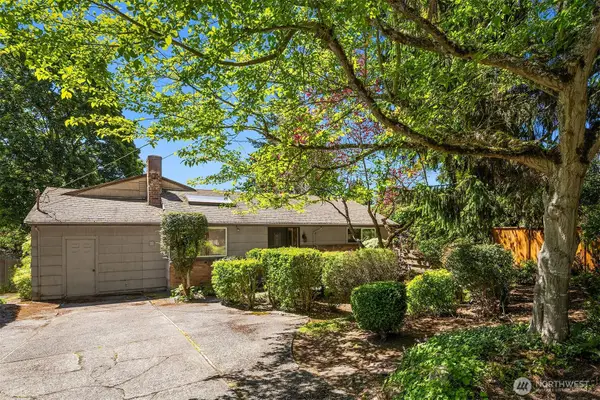 7611 NE 8th Street, Medina, WA 98039