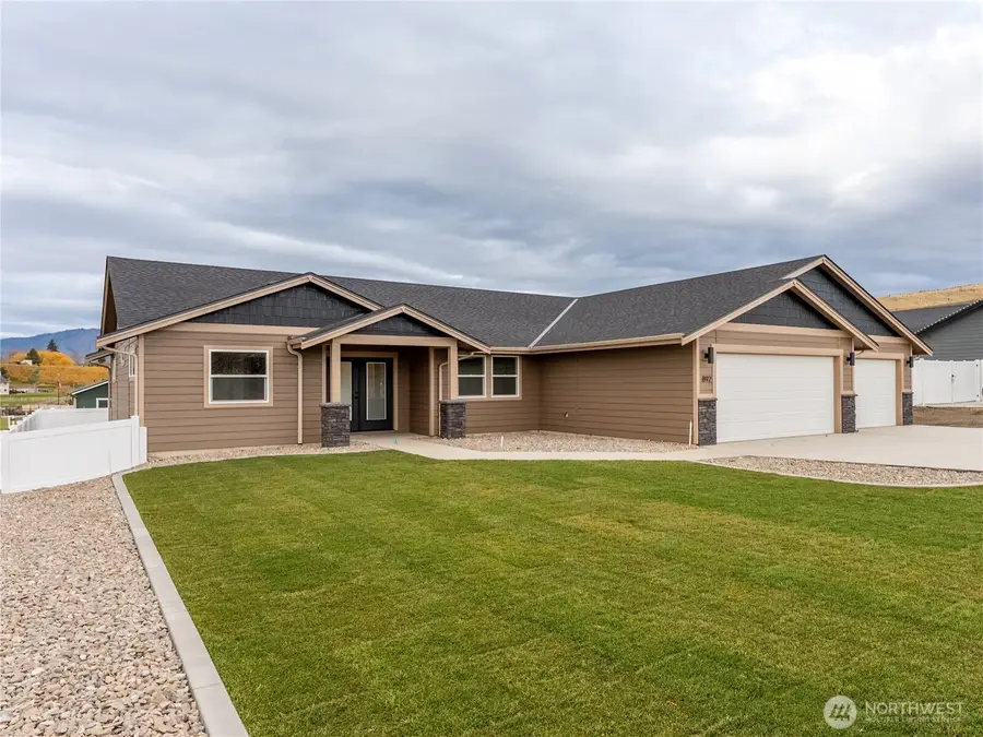 892 N Nile Avenue, East Wenatchee, WA 98802 - Image #2