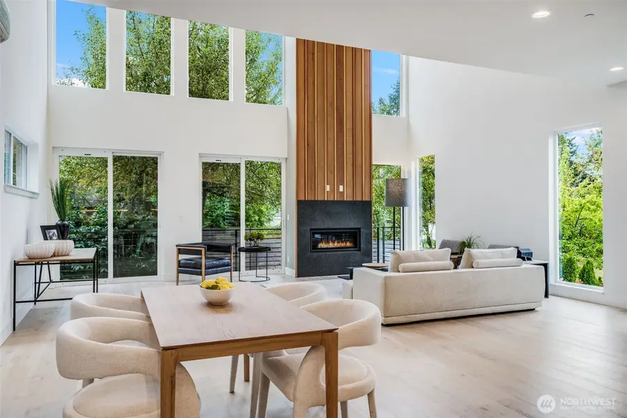 10227 26th Avenue Sw, Seattle, WA 98146 - Image #2