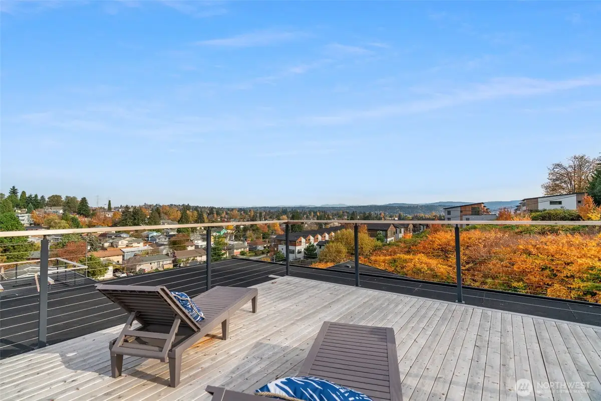 8618 37th Avenue S, Seattle, WA 98118 - Image #1