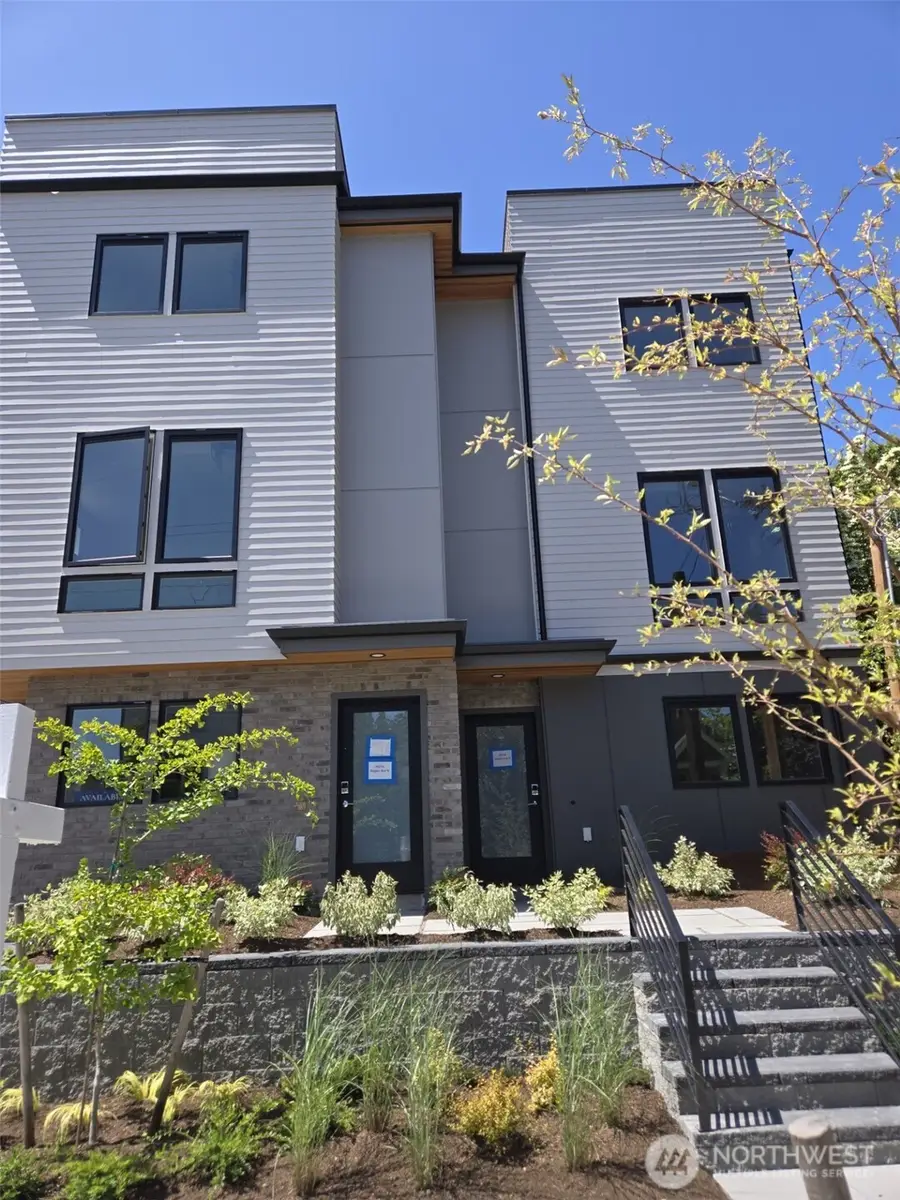 4521 Bagley Avenue N, Seattle, WA 98103 - Image #2