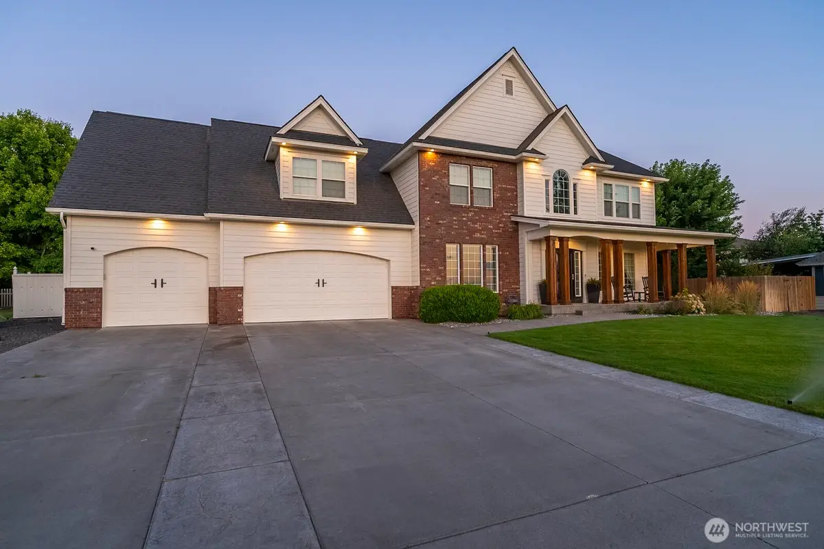 331 Viewmont Drive Se, Moses Lake, WA 98837 - Image #1