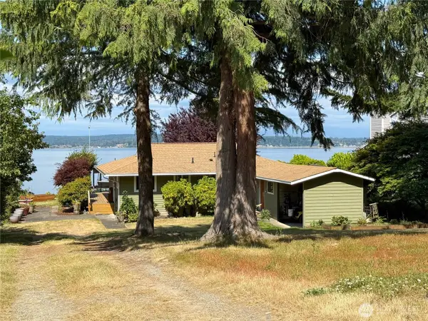 16 Saratoga (including D-15) Drive, Hat Island, WA 98206