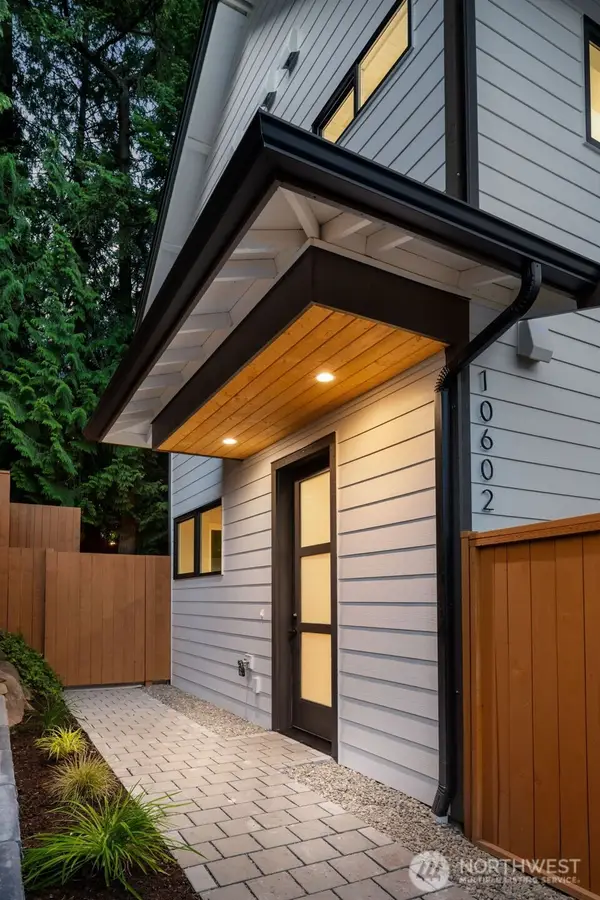 10602 NE 137th Place, Kirkland, WA 98033