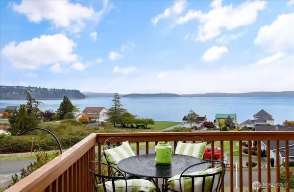 854 Blue Spruce Place, Oak Harbor, WA 98277