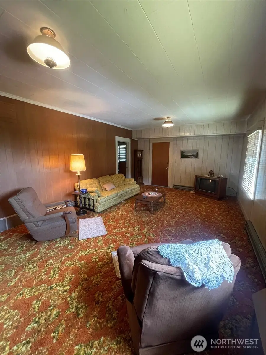 1204 Howard Street, Raymond, WA 98577 - Image #3