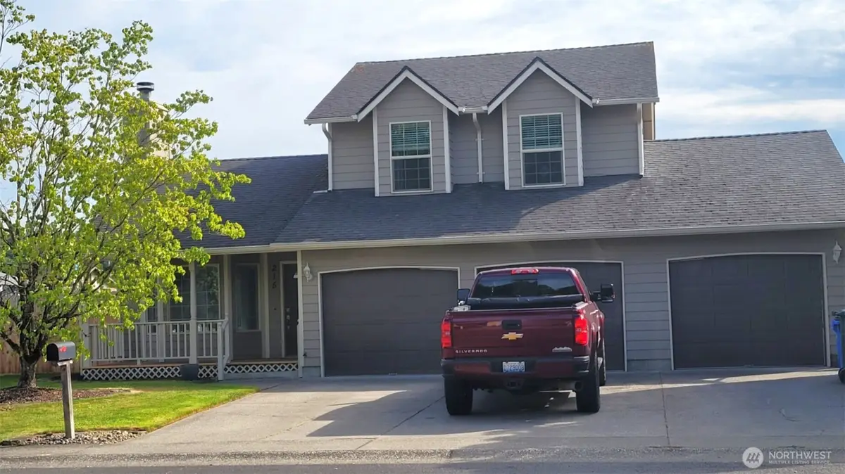 215 Sparks Drive, Kelso, WA 98626 - Image #1