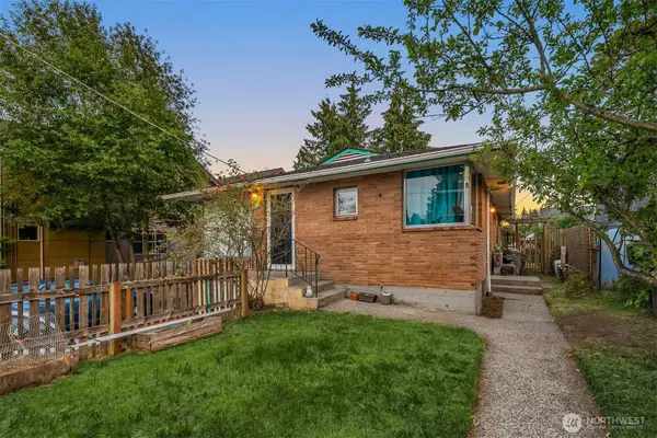 921 N 85th Street, Seattle, WA 98103