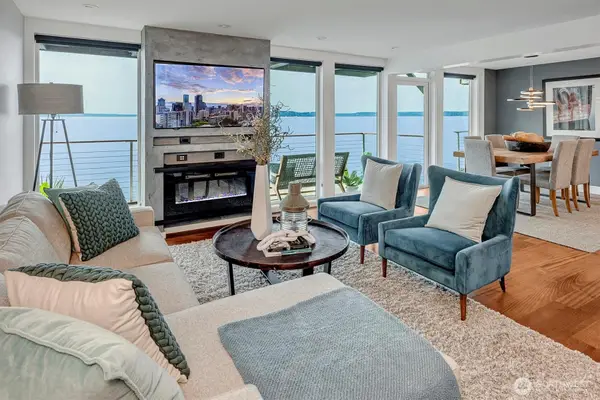 3717 Beach Drive Sw #207, Seattle, WA 98116