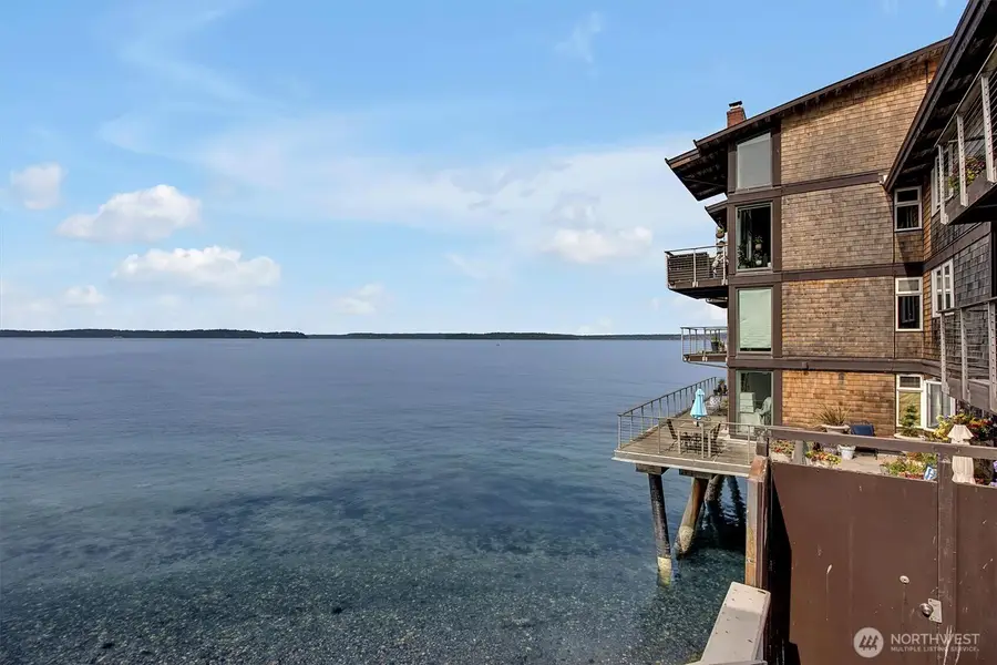 3717 Beach Drive Sw #207, Seattle, WA 98116 - Image #3