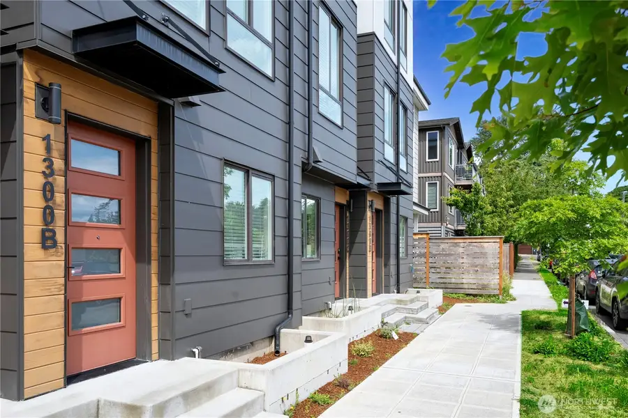 1300 E Remington Court #B, Seattle, WA 98122 - Image #3