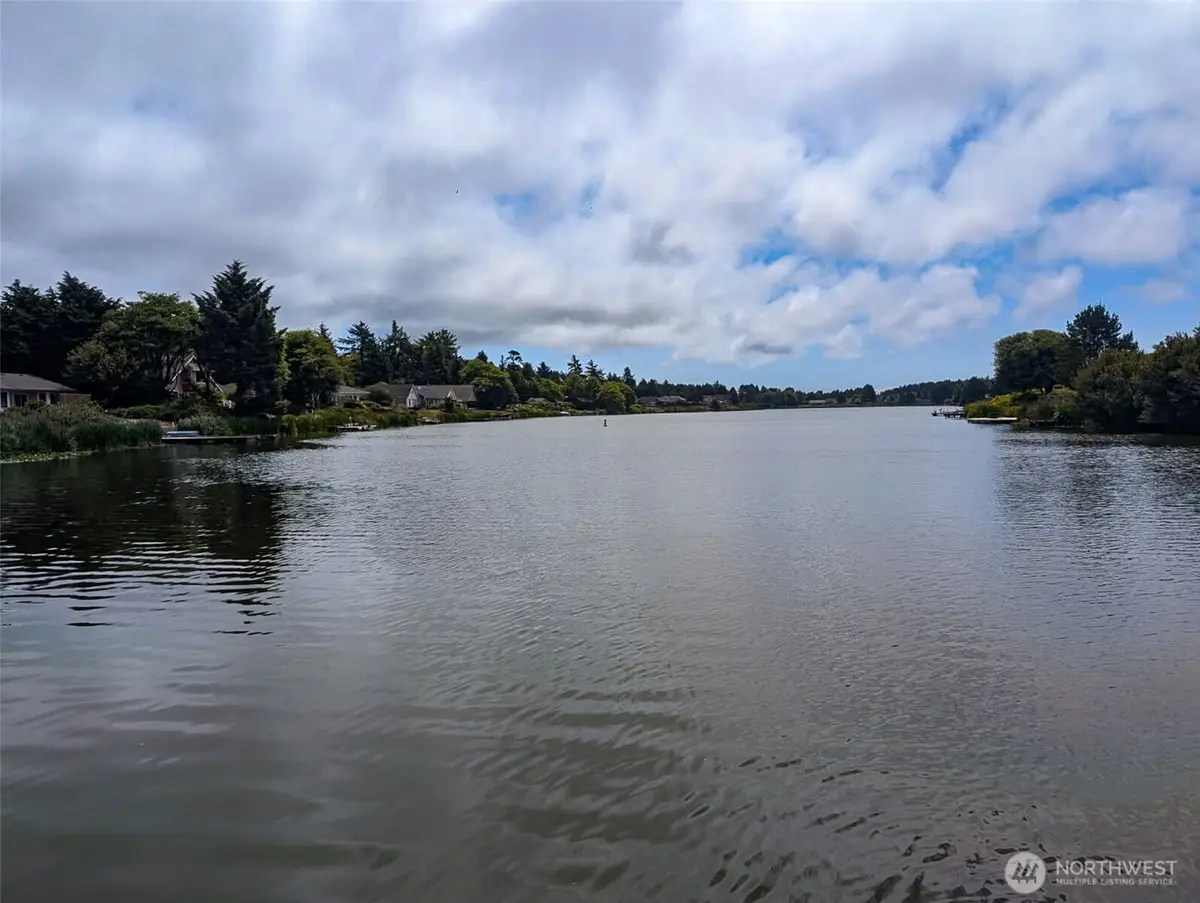 413 Lake View Loop Ne #14, Ocean Shores, WA 98569 - Image #1