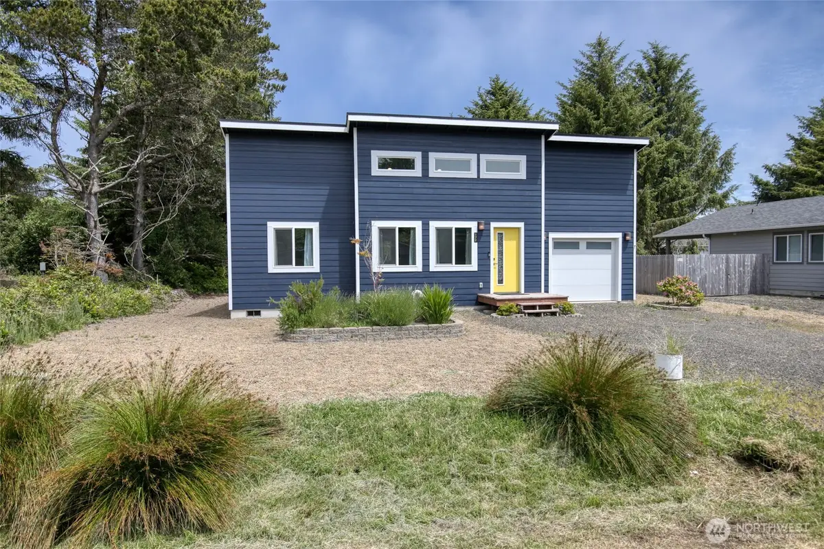 172 N Narwhal Loop Nw, Ocean Shores, WA 98569 - Image #1
