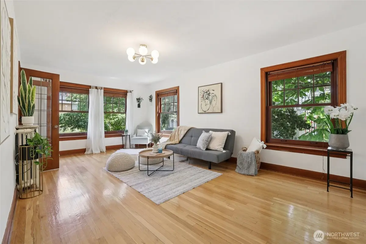 408 Bellevue Avenue E #206, Seattle, WA 98102 - Image #1