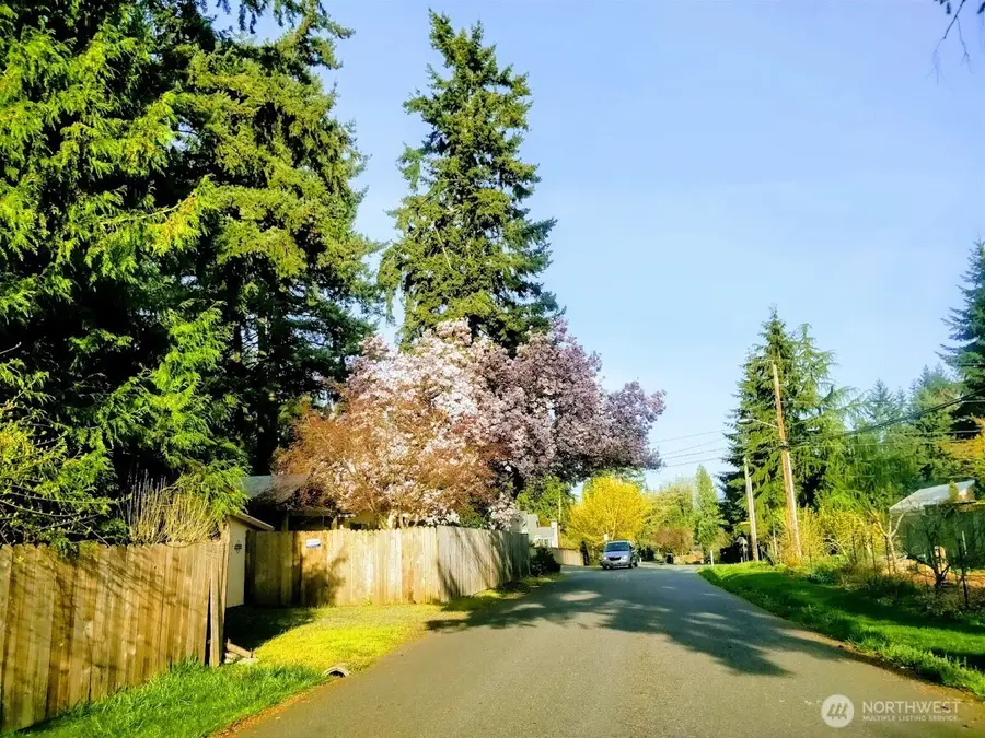 8305 134th Avenue Ne, Redmond, WA 98052 - Image #2