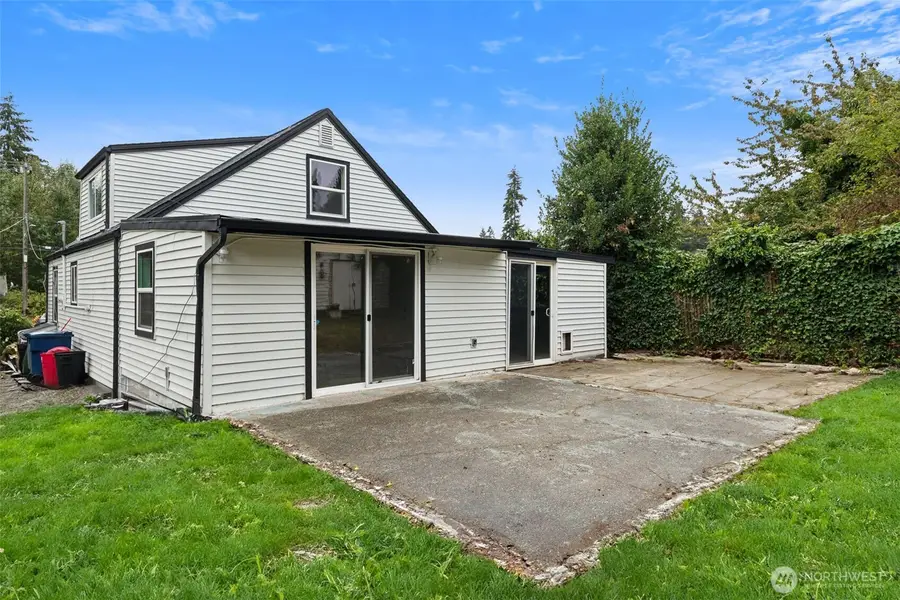 15421 10th Avenue Sw, Burien, WA 98166 - Image #2