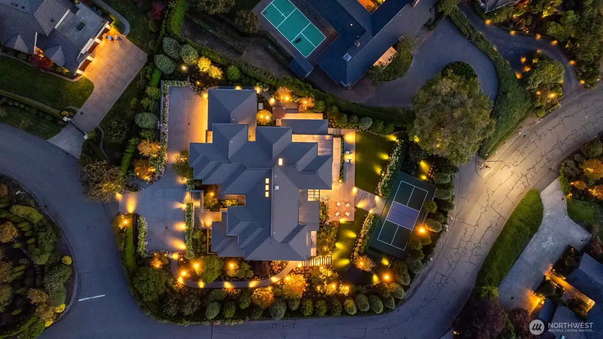 9001 NE 14th Street, Clyde Hill, WA 98004 - Image #1