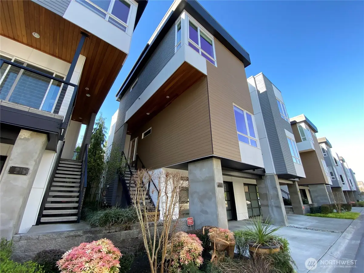 213 4th Court S, Kirkland, WA 98033 - Image #1