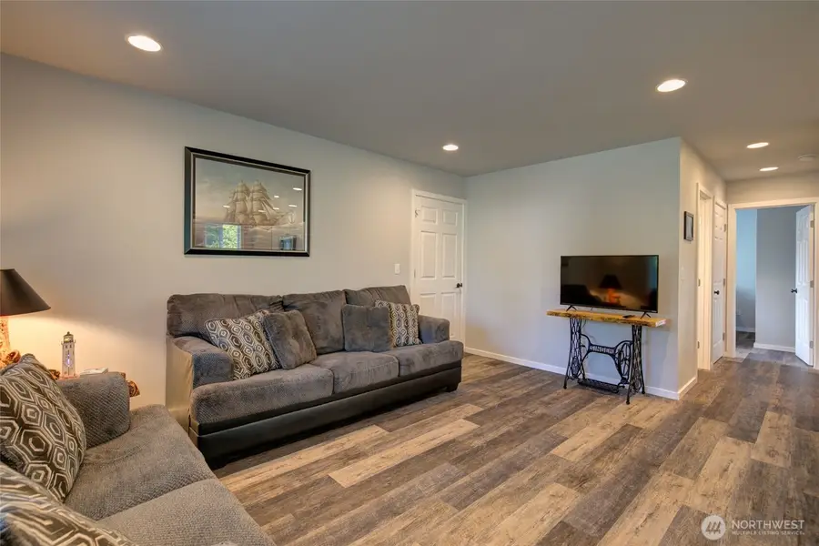 163 Wishkah Street Sw, Ocean Shores, WA 98569 - Image #3