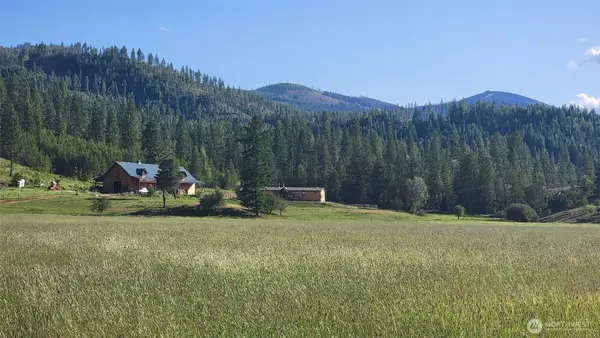 27102 E Blanchard Loop, Elk, WA 99156