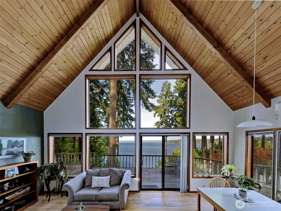 662 E Stadium Beach Road E, Grapeview, WA 98546 - Image #2