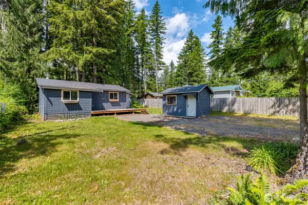 8471 Golden Valley Drive, Maple Falls, WA 98266