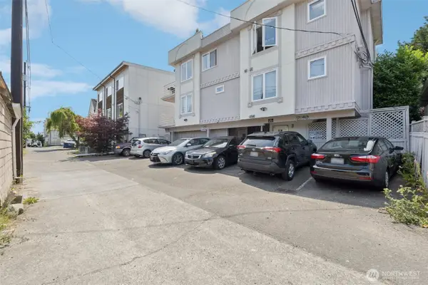 5624 Roosevelt Way Ne #202, Seattle, WA 98105