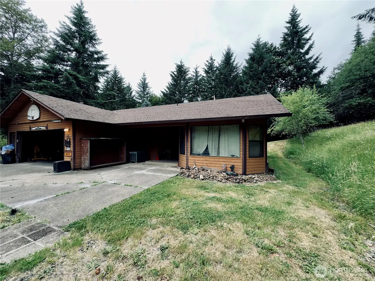 818 NW 359th Street, La Center, WA 98629 - Image #1