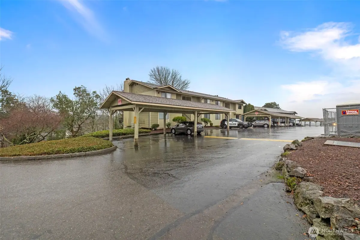 3400 Narrows View Lane Ne #204, Bremerton, WA 98310 - Image #1