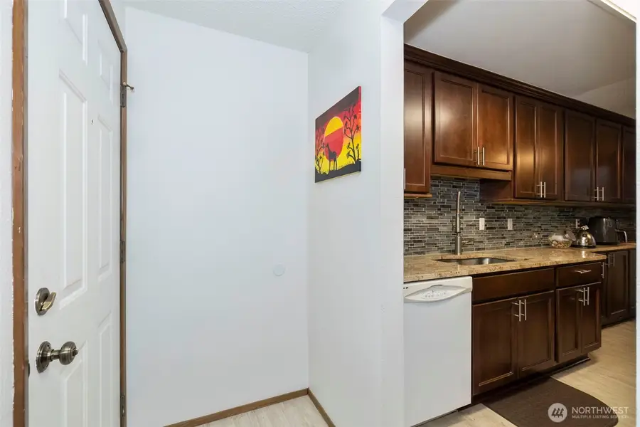 3400 Narrows View Lane Ne #204, Bremerton, WA 98310 - Image #3