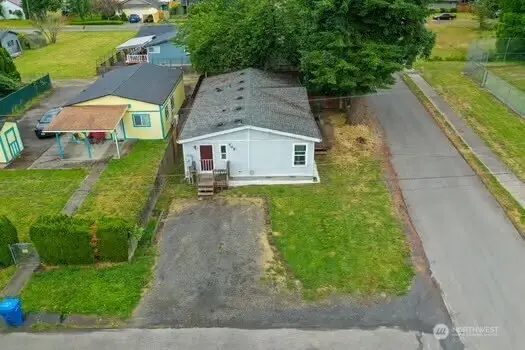 705 SW 1 Street, Castle Rock, WA 98611 - Image #1