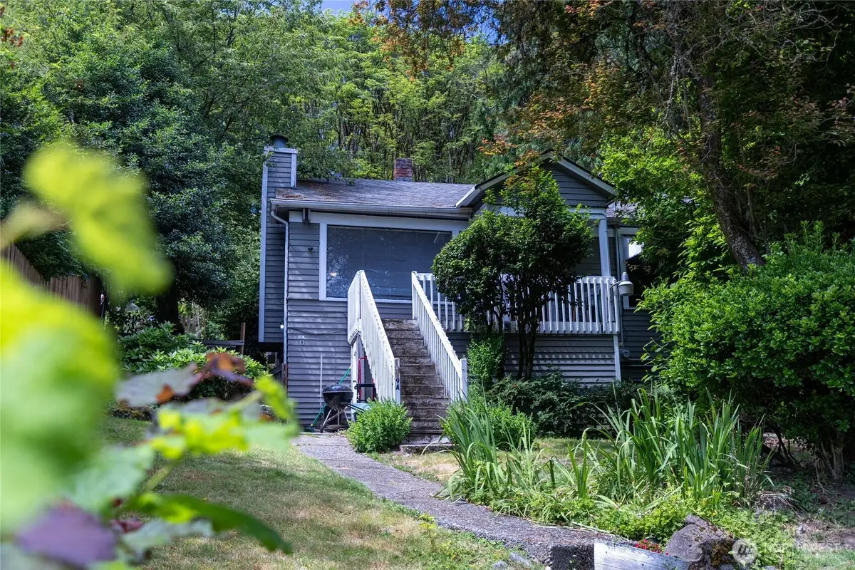 9059 Carkeek Drive S, Seattle, WA 98118 - Image #1