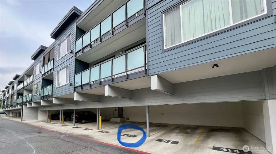 1175 Harrington Place Ne #214, Renton, WA 98056 - Image #3