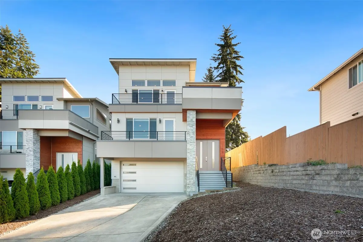 11838 79th Avenue S, Seattle, WA 98178 - Image #1