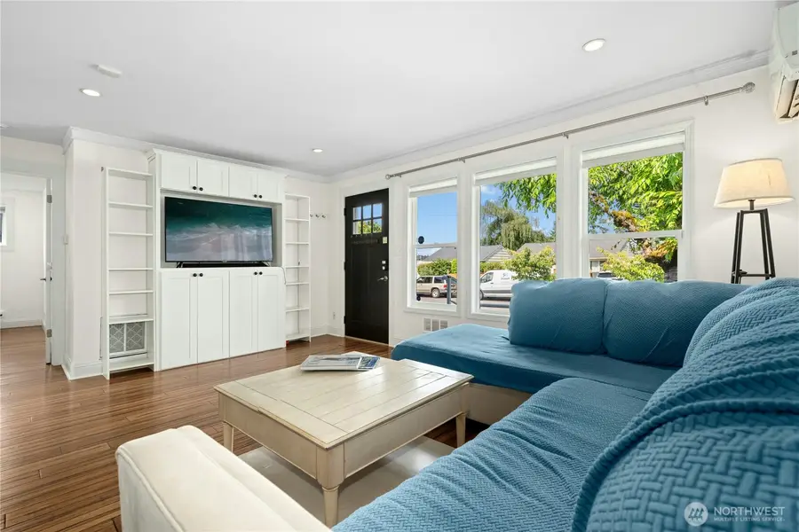 9359 31st Place Sw, Seattle, WA 98126 - Image #2