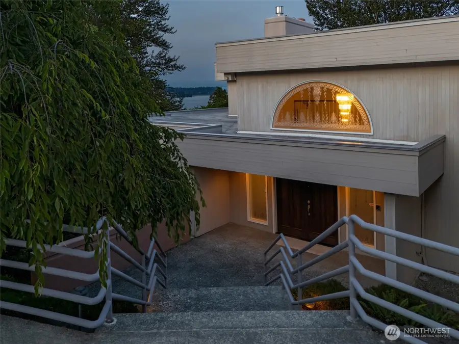 8508 54th Avenue Ne, Seattle, WA 98115 - Image #2