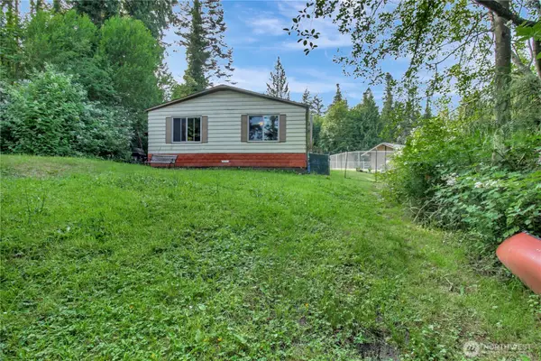 1495 Lake Drive, Camano Island, WA 98282