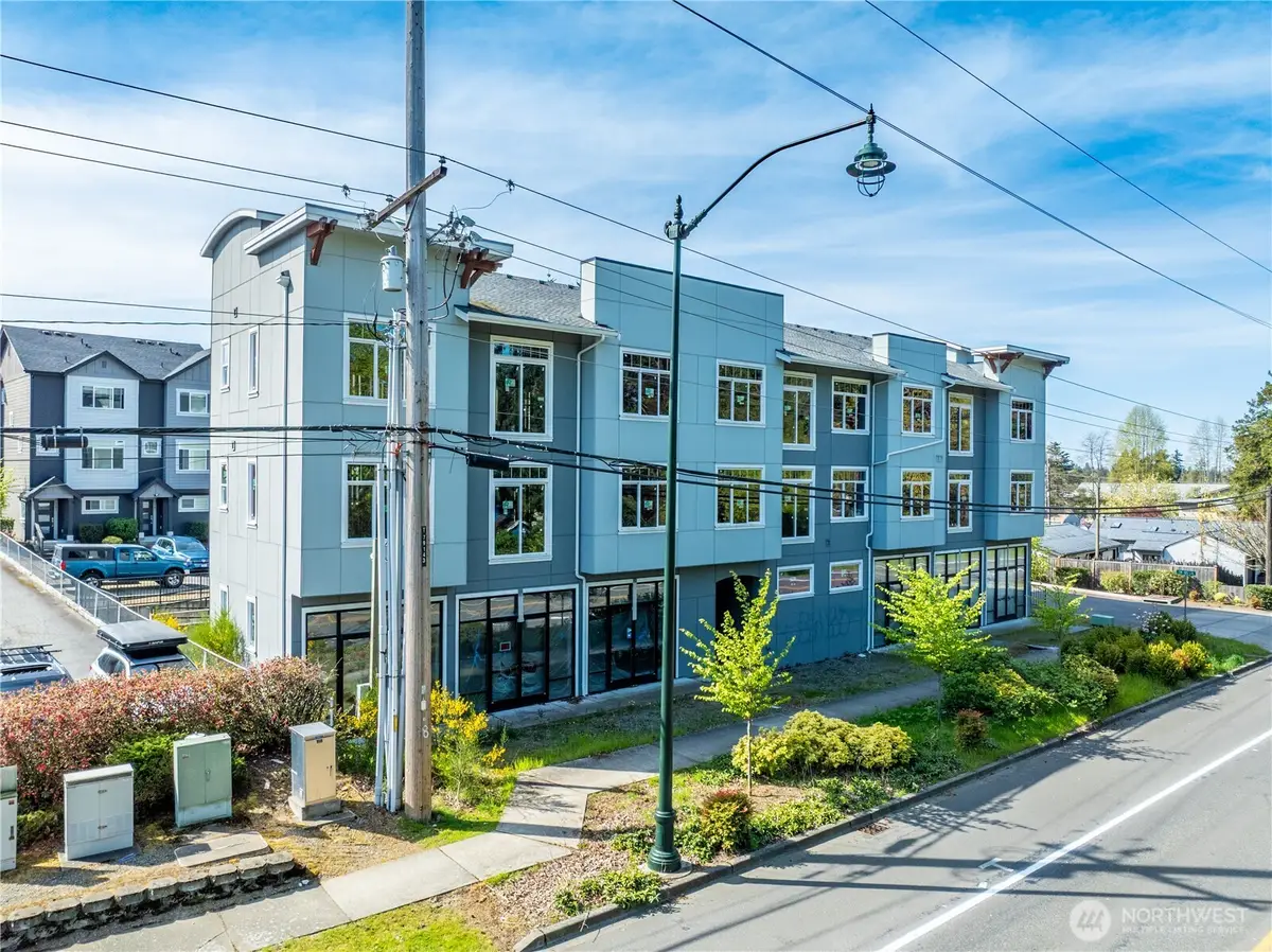 18449 1st Avenue S, Normandy Park, WA 98148 - Image #1