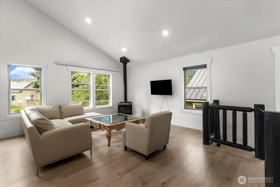 206 W Montana Avenue, Roslyn, WA 98941 - Image #2