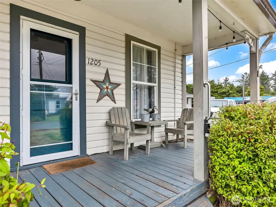 1205 49th Street, Seaview, WA 98644 - Image #3